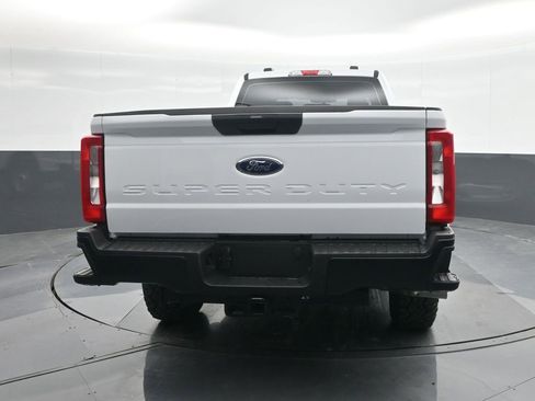 New 2025 Ford F250 XL w/ XL Off-Road Package image 17