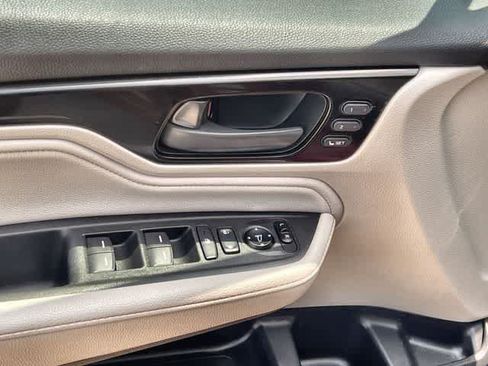 Used 2025 Honda Odyssey Touring image 30