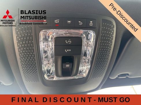 Used 2021 Mercedes-Benz GLB 250 4MATIC w/ AMG Line image 35