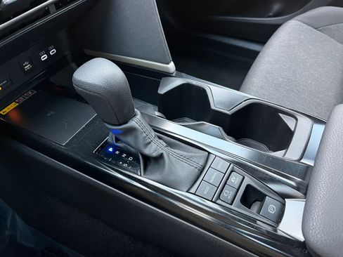 Used 2025 Toyota Camry LE image 40