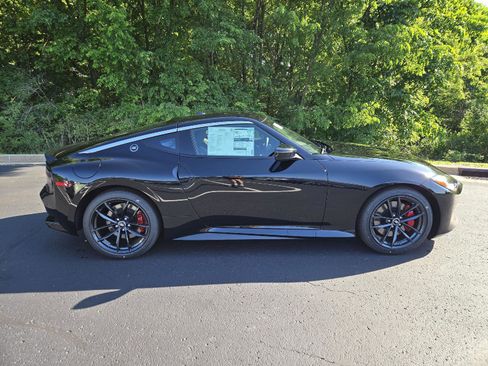 New 2026 Nissan Z Performance w/ Floor Mat Package RWD image 2
