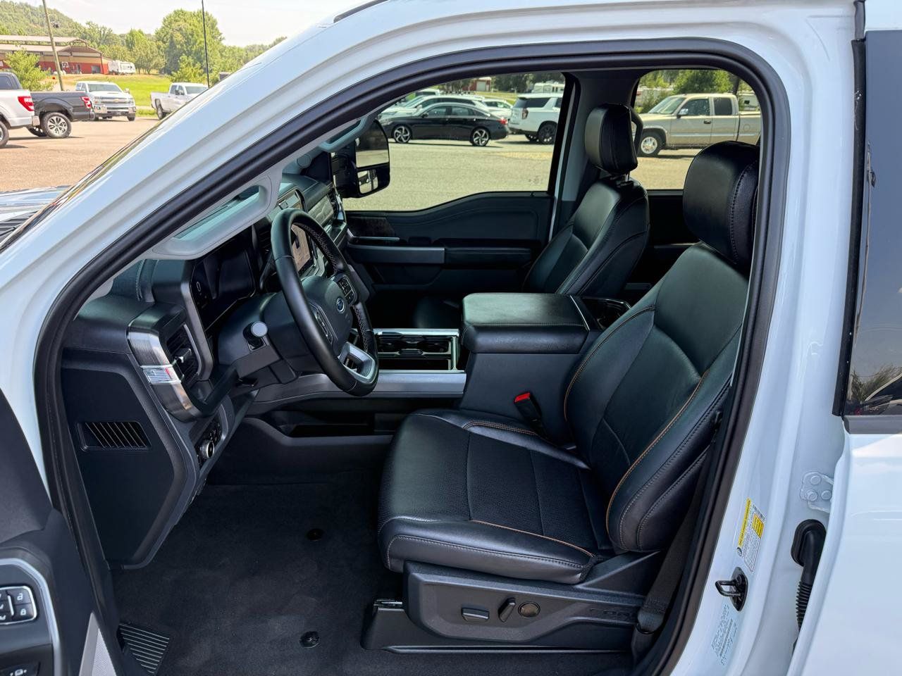 Used 2025 Ford F250 Lariat AWD/4WD image 13
