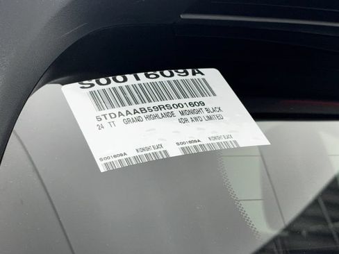 Certified 2024 Toyota Grand Highlander AWD image 52