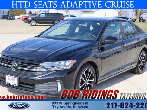 Used 2024 Volkswagen Jetta Sport image 1