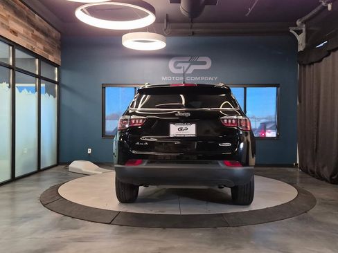 Used 2023 Jeep Compass Latitude image 4