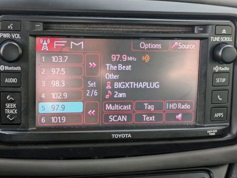 Used 2017 Toyota Yaris SE image 17