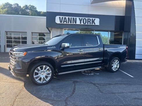 Used 2023 Chevrolet Silverado 1500 High Country w/ High Country Premium Package AWD/4WD image 52