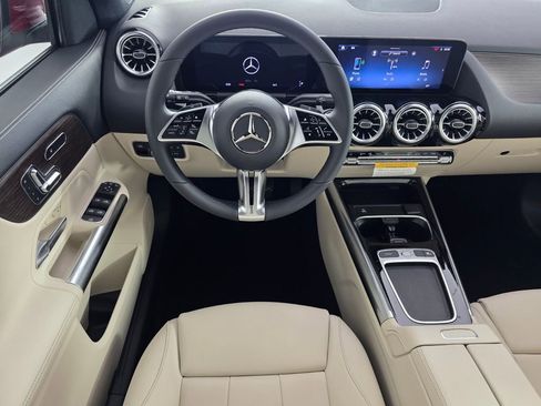 New 2026 Mercedes-Benz GLA 250 image 10