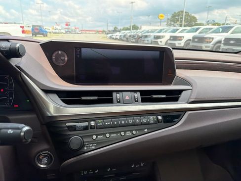 Used 2019 Lexus ES 350 w/ Premium Package FWD image 14