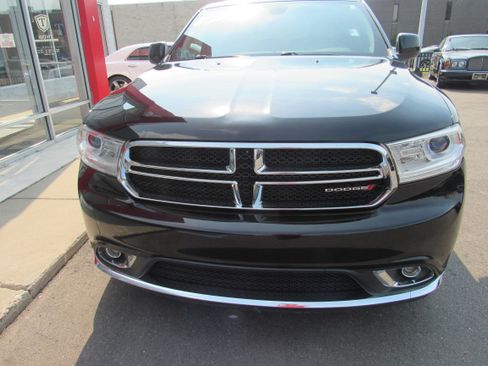 Used 2019 Dodge Durango SXT w/ 3rd Row Seating Group RWD image 3