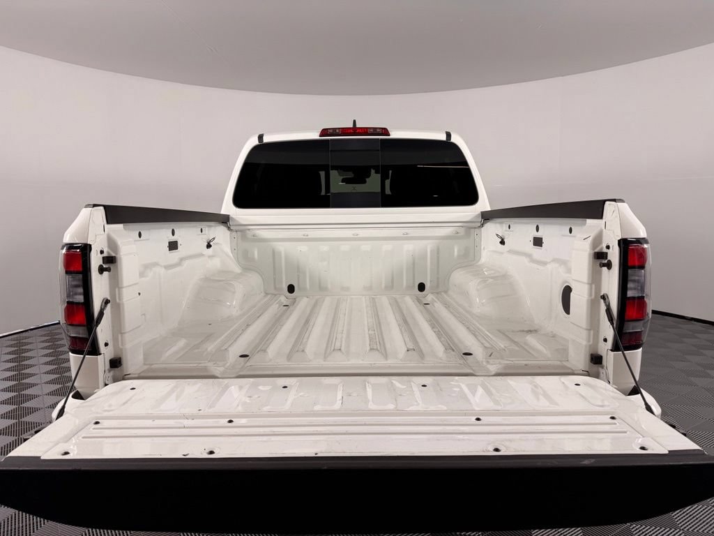 Used 2026 Nissan Frontier PRO-4X AWD/4WD image 11