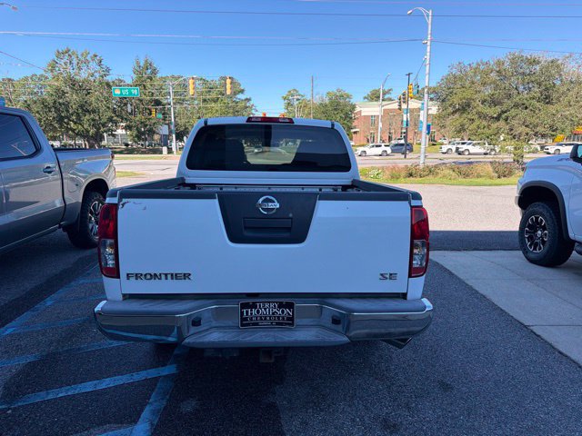 Used 2010 Nissan Frontier SE w/ Moonroof Pkg RWD image 5