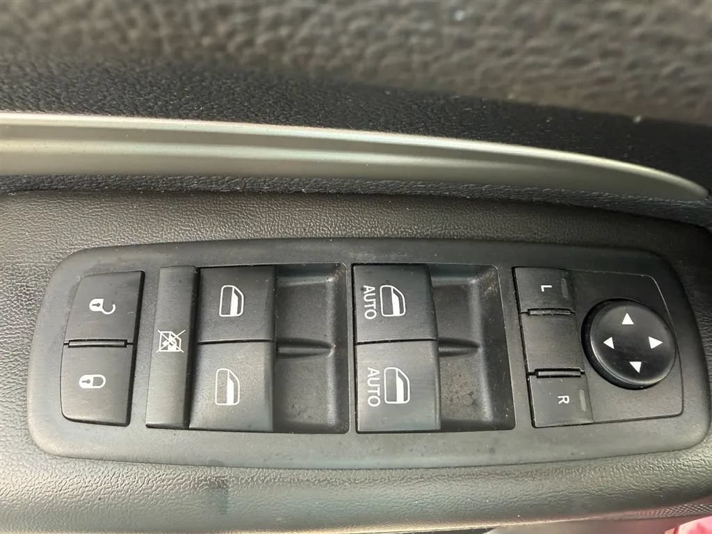 Used 2018 Dodge Durango SXT w/ Quick Order Package 2BB AWD/4WD image 31