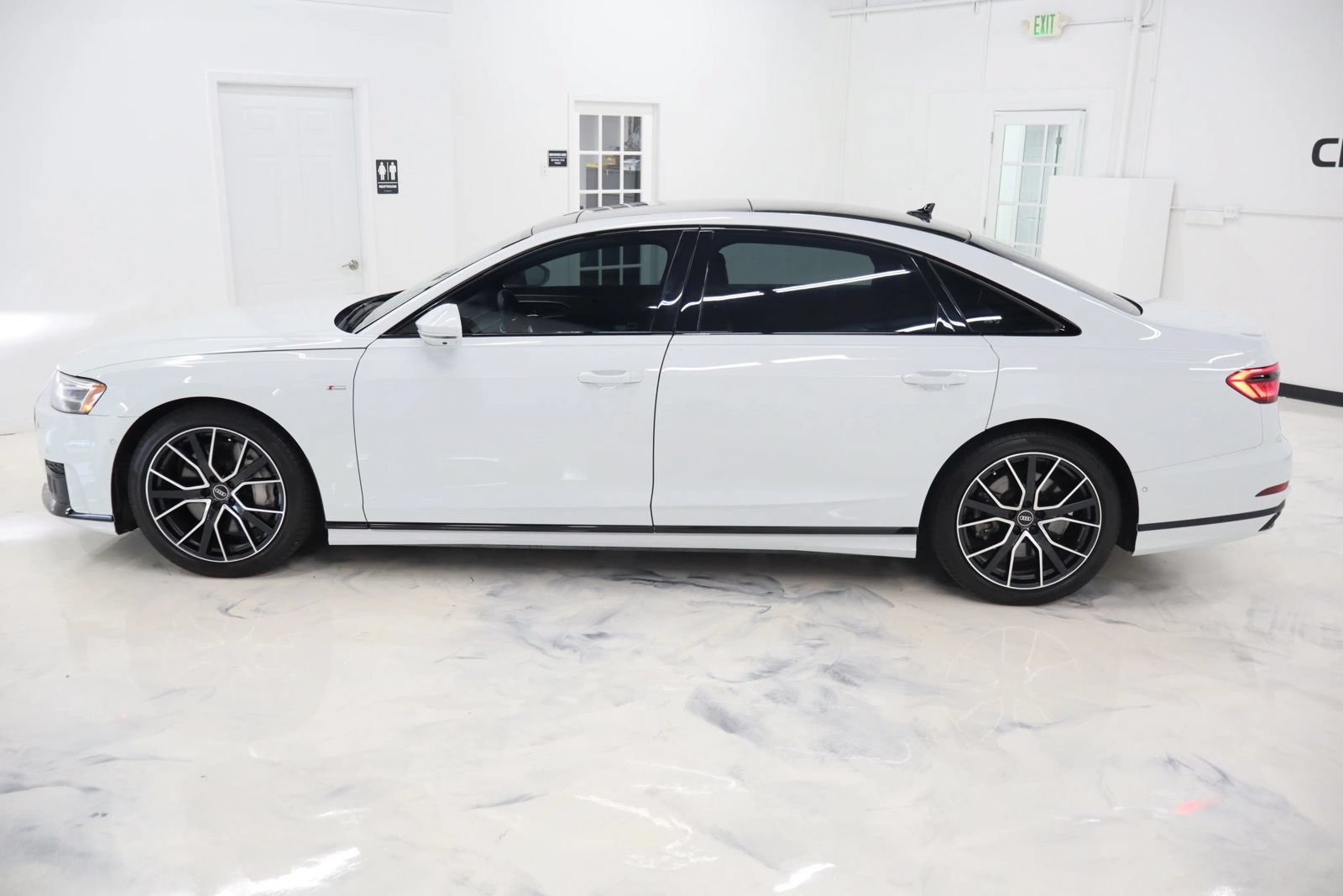 Used 2021 Audi A8 L 3.0T w/ Executive Plus Package AWD/4WD image 4