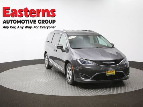Used 2017 Chrysler Pacifica Touring-L Plus w/ Advanced Safetytec Group FWD image 53