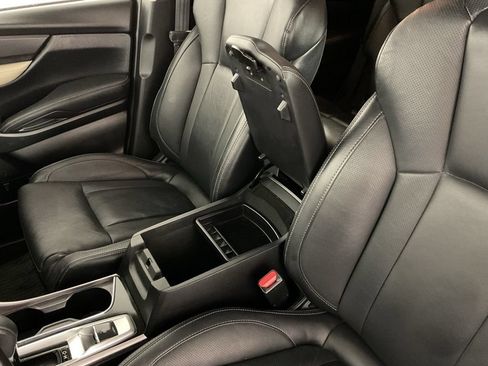 Used 2022 Subaru Ascent Limited AWD/4WD image 30