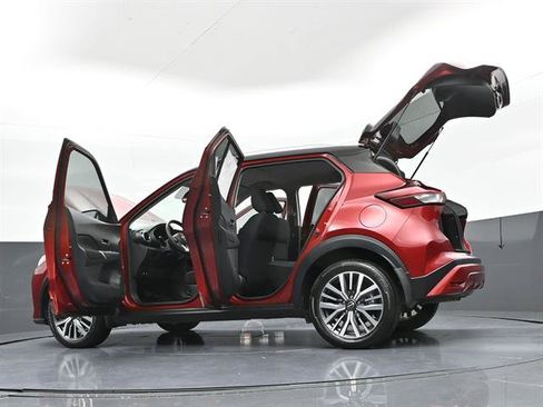 Used 2024 Nissan Kicks SV FWD image 49