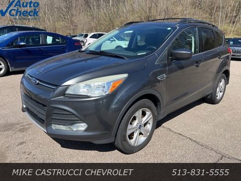 Used 2015 Ford Escape SE image 1