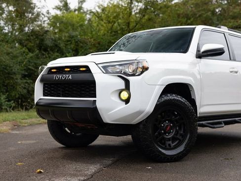 Used 2018 Toyota 4Runner TRD Off-Road Premium image 2