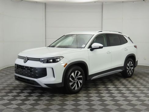 New 2026 Volkswagen Tiguan S FWD image 1