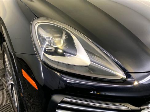 Used 2022 Porsche Cayenne image 12