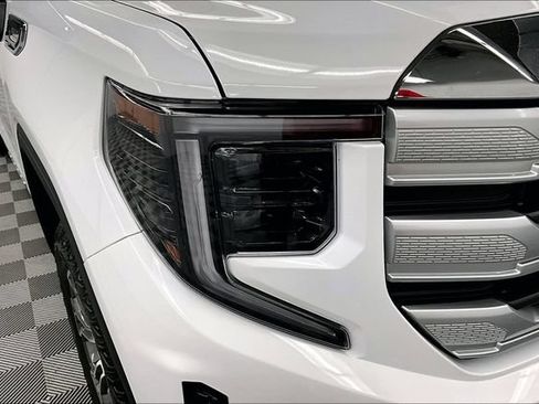 Used 2026 GMC Sierra 1500 SLE w/ X31 Off-Road Package AWD/4WD image 34