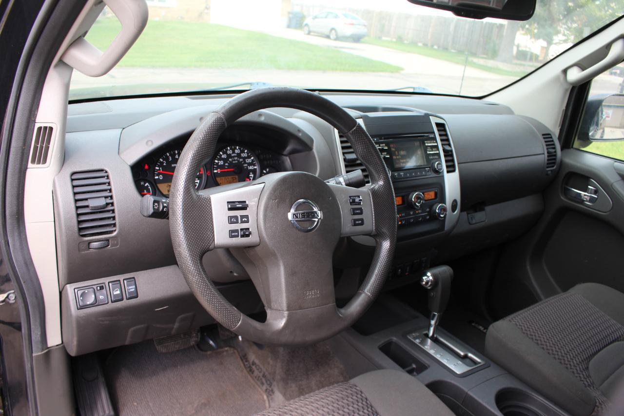 Used 2014 Nissan Frontier SV w/ SV Value Truck Package AWD/4WD image 16