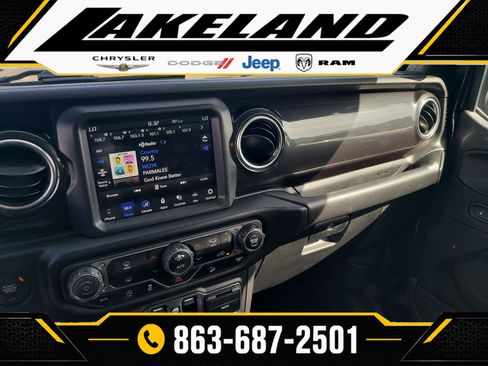 Used 2020 Jeep Wrangler Unlimited Sahara AWD/4WD image 19