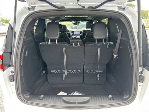 New 2026 Chrysler Pacifica Select image 39