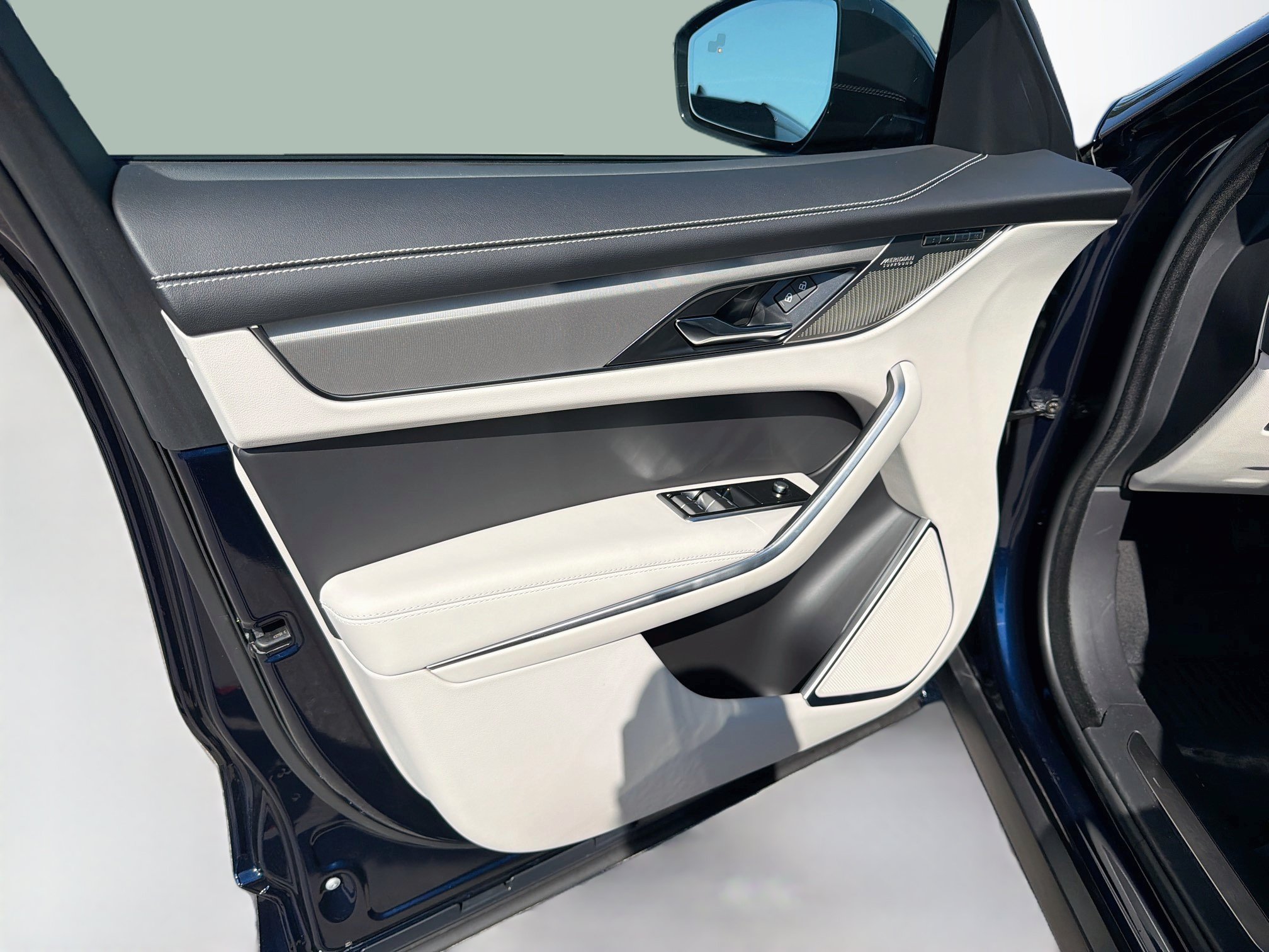 New 2026 Jaguar F-PACE R-Dynamic S AWD/4WD image 21
