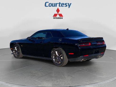 Used 2019 Dodge Challenger R/T Scat Pack w/ Shaker Package RWD image 3