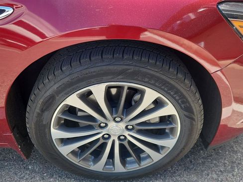 Used 2018 Buick LaCrosse Essence FWD image 2