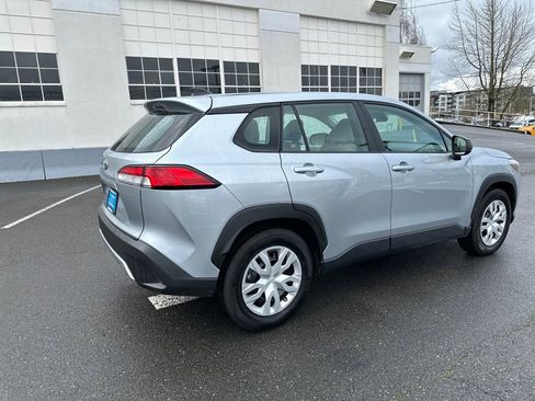 Used 2024 Toyota Corolla Cross L image 7