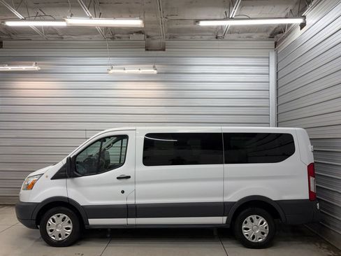 Used 2015 Ford Transit 150 XLT RWD image 6