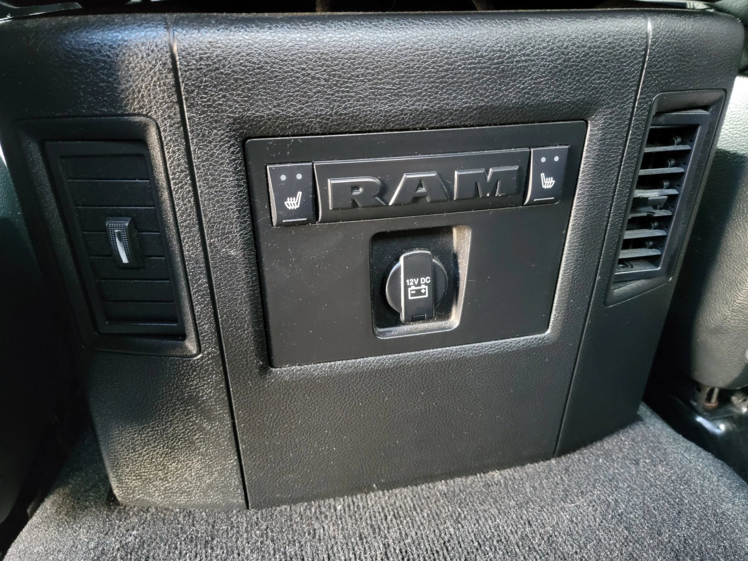 Used 2018 RAM 1500 Limited AWD/4WD image 16