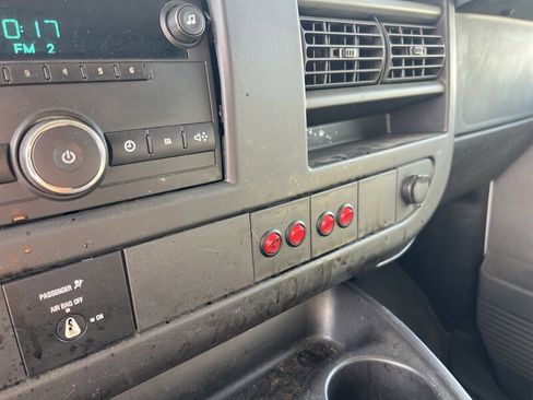 Used 2014 Chevrolet Express 2500 image 20