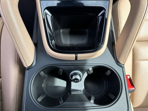 Certified 2025 Porsche Cayenne S AWD/4WD image 33