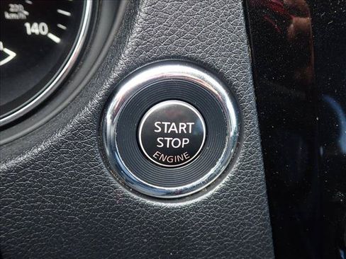 Used 2019 Nissan Rogue SL AWD/4WD image 25