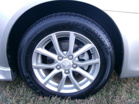 Used 2016 Mitsubishi Lancer ES image 38