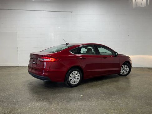 Used 2019 Ford Fusion S FWD image 3