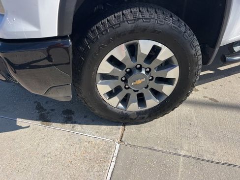 Used 2024 Chevrolet Silverado 2500 Custom image 27