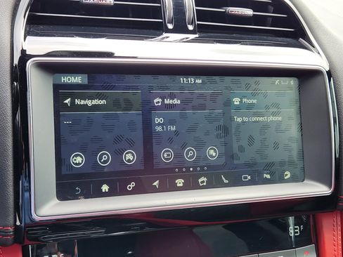 Used 2020 Jaguar F-PACE SVR image 21