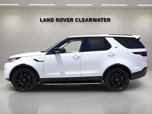 New 2025 Land Rover Discovery S image 2