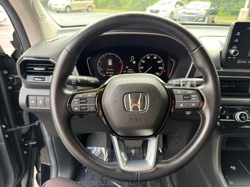 Used 2024 Honda Pilot Touring image 16
