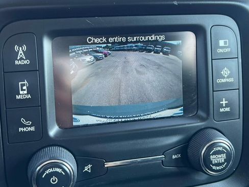 Used 2015 Jeep Renegade Trailhawk w/ Cold Weather Group image 17