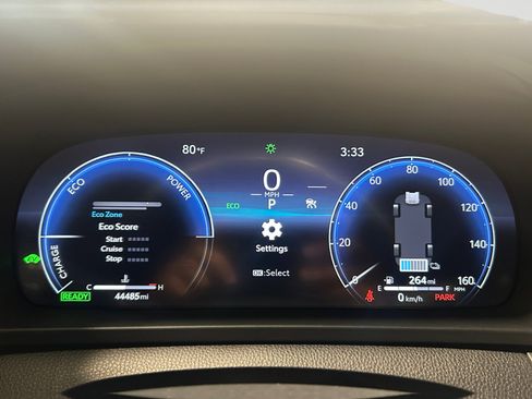 Used 2024 Toyota Crown AWD/4WD image 12