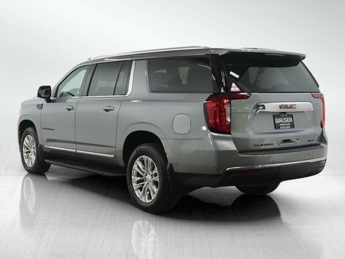 Used 2023 GMC Yukon XL SLT w/ SLT Premium Package image 3