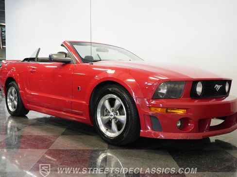 Used 2005 Ford Mustang GT image 23