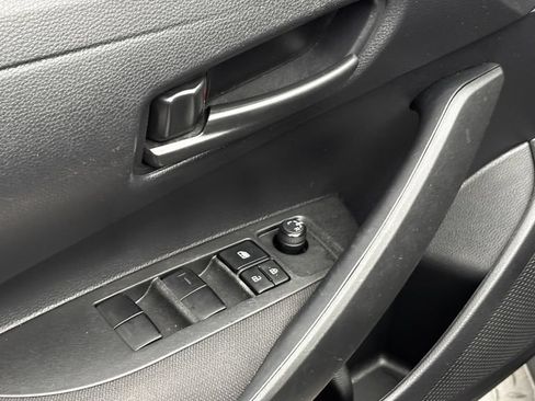 Used 2024 Toyota Corolla LE w/ LE Convenience Package FWD image 16