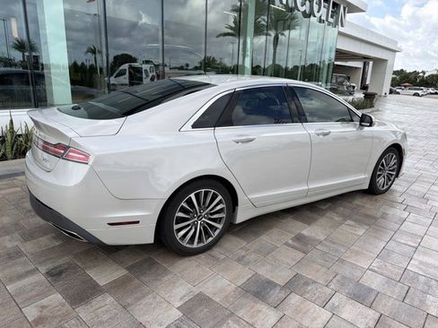 Used 2019 Lincoln MKZ Reserve FWD image 2